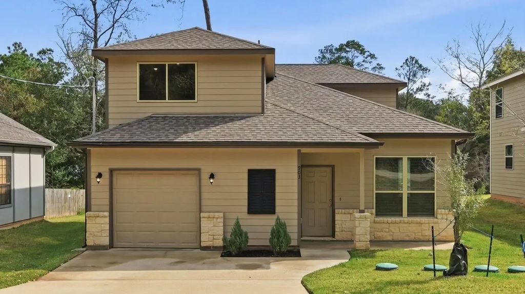 903 Crystal River Road, Conroe