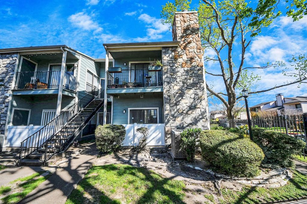 3750 Tanglewilde Street A7, Houston