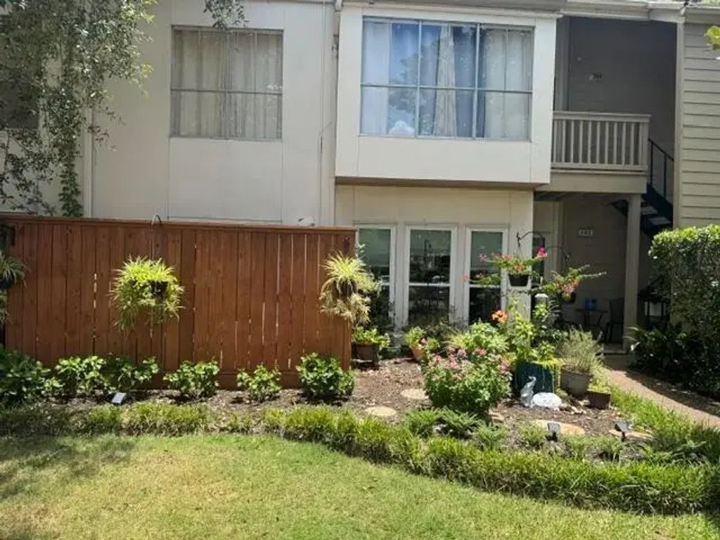 2100 Tanglewilde Street 743, Houston