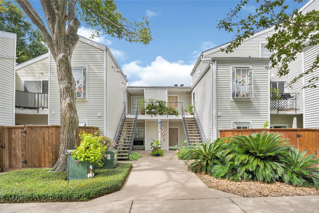 9809 Richmond Ave, Unit J-12, Houston