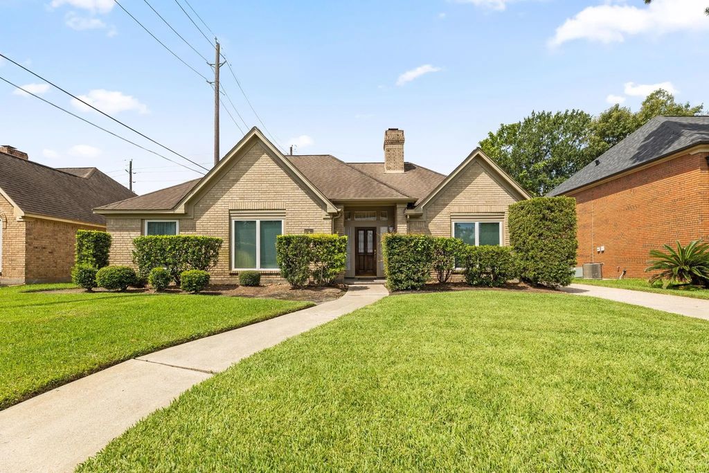 19611 Atasca Oaks Drive, Humble