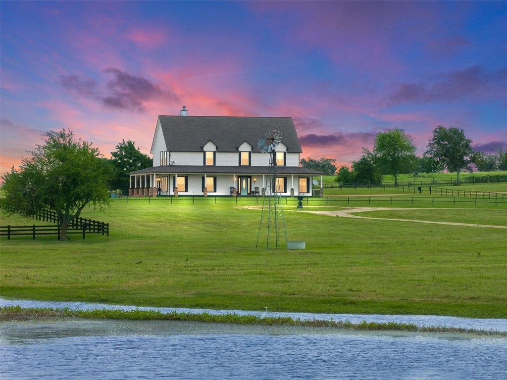 1725 Stokes Rd, New Ulm