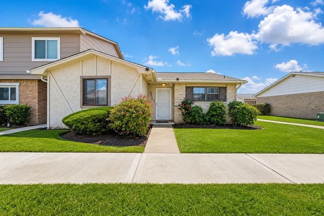 6517 S Briar Bayou Drive, Houston