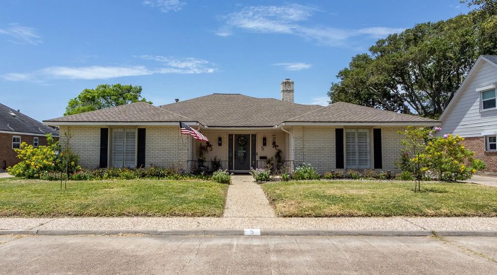 5 Colony Park Circle, Galveston