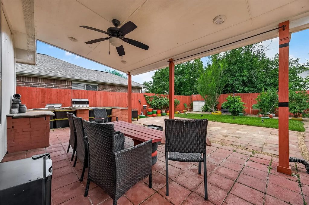 6743 Windy River Lane, Katy