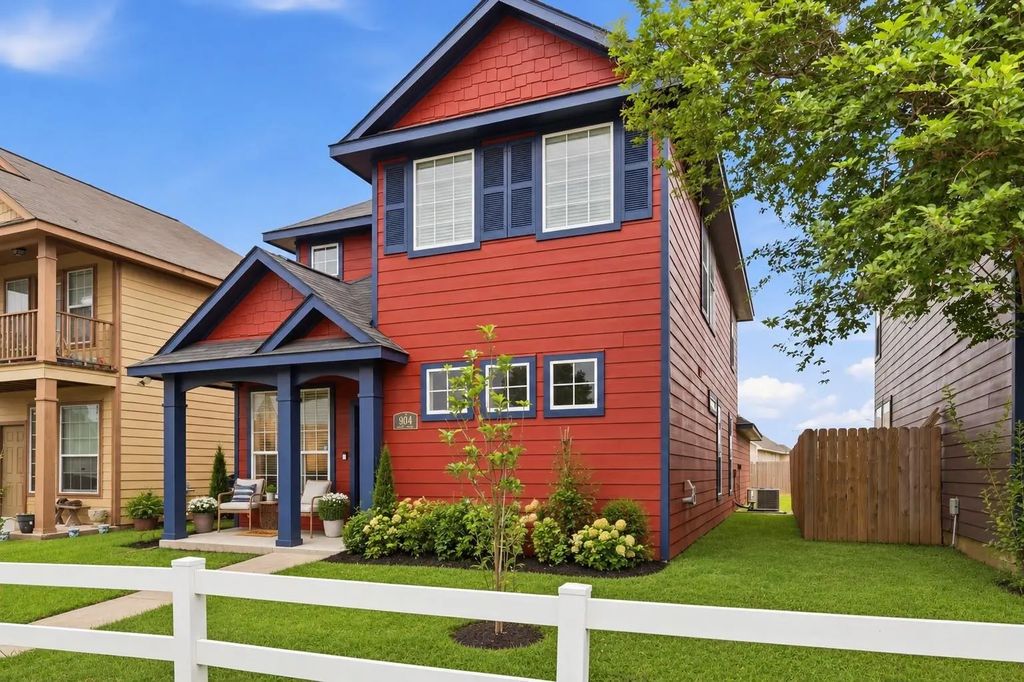 904 Eagle Avenue, College Station
