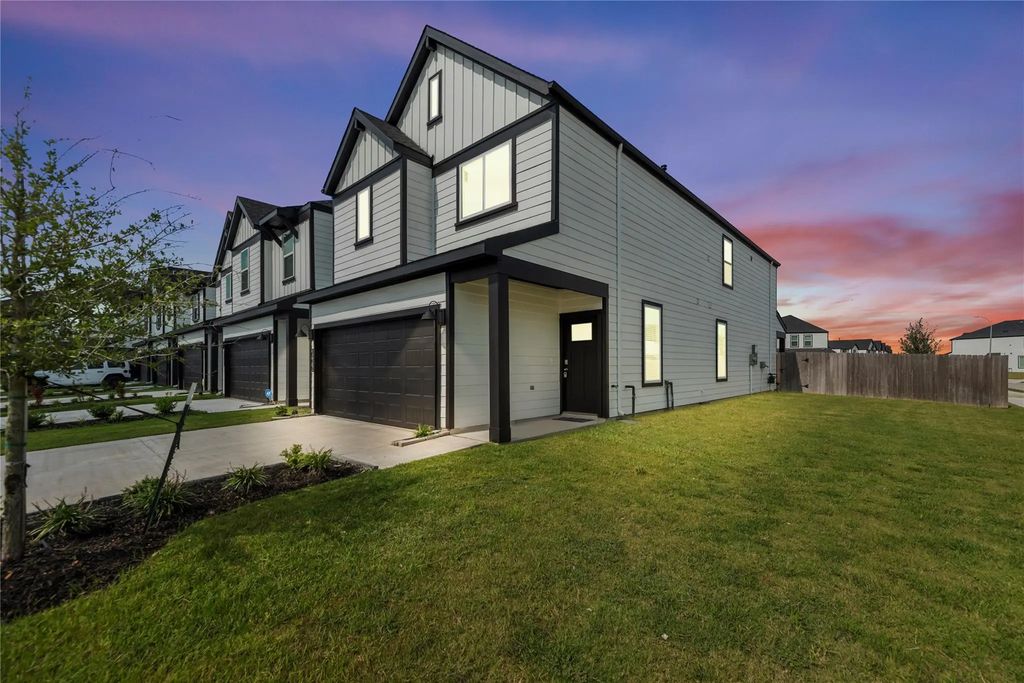 12302 Greenwood Gate Drive, Houston
