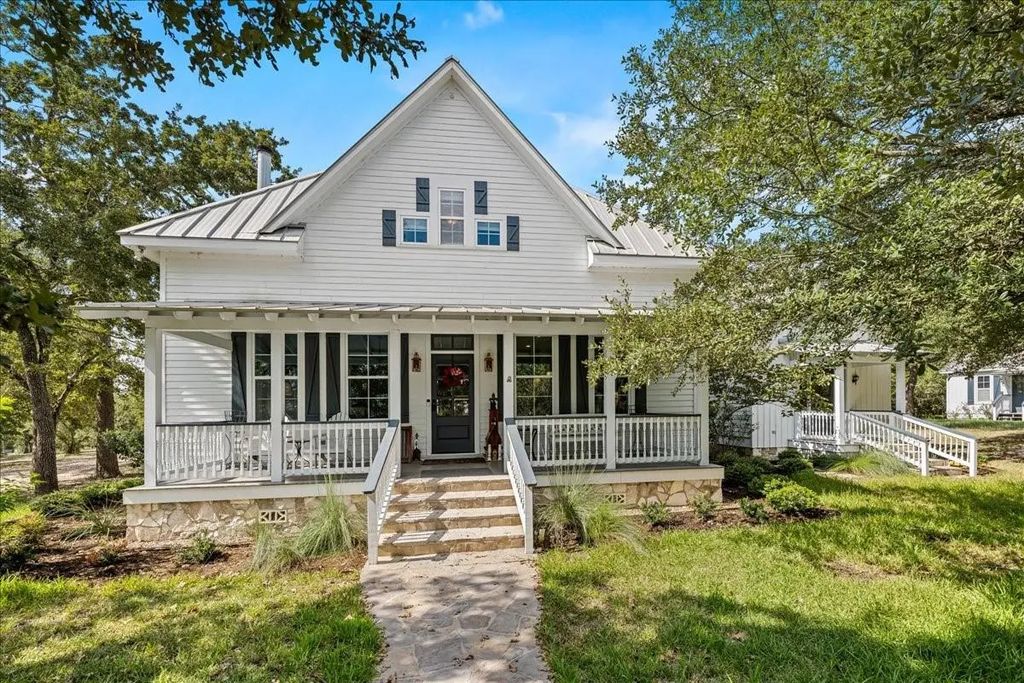 3600 Noak Road, Round Top