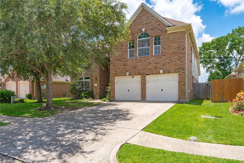 327 Holly Branch Lane, Kemah