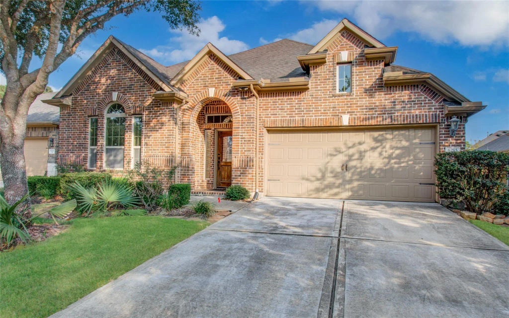 8215 Laughing Falcon Trail, Conroe