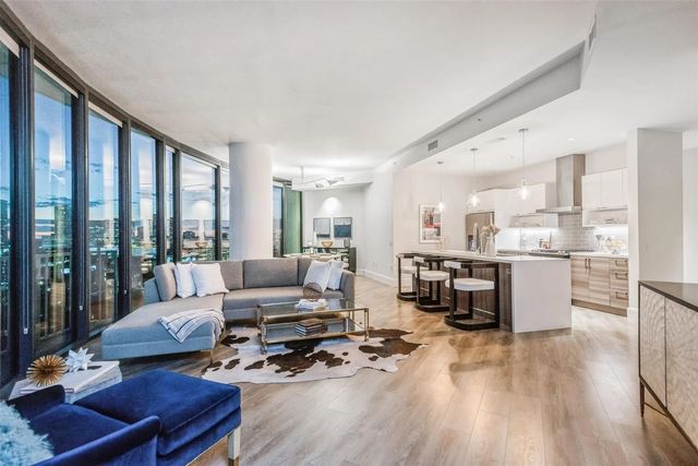 3333 Lake Street 14j, Houston