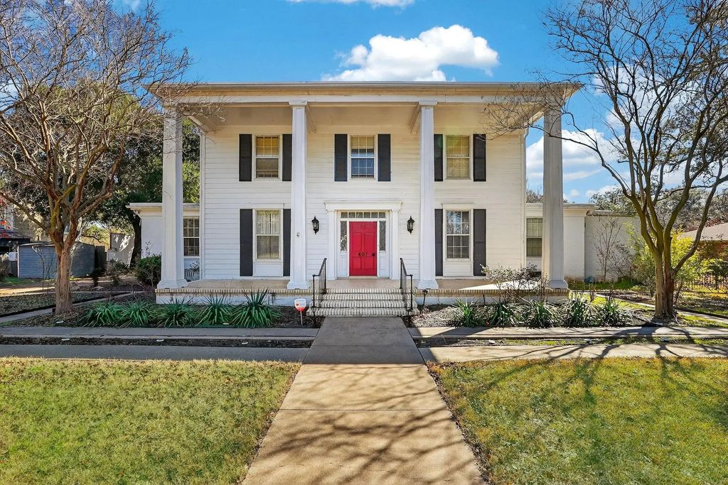 607 S Haswell Drive, Bryan