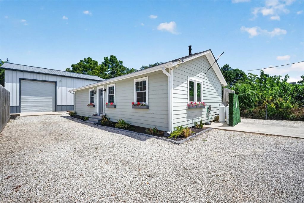 1090 A Williams Ln, Kemah