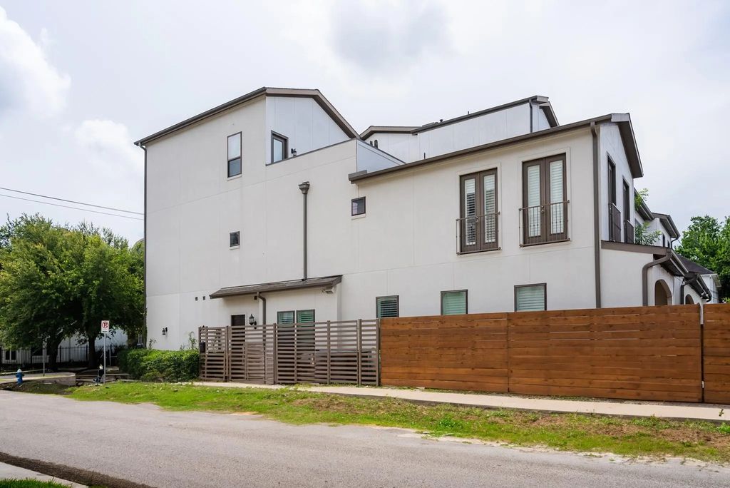 1425 Knox Street, Houston