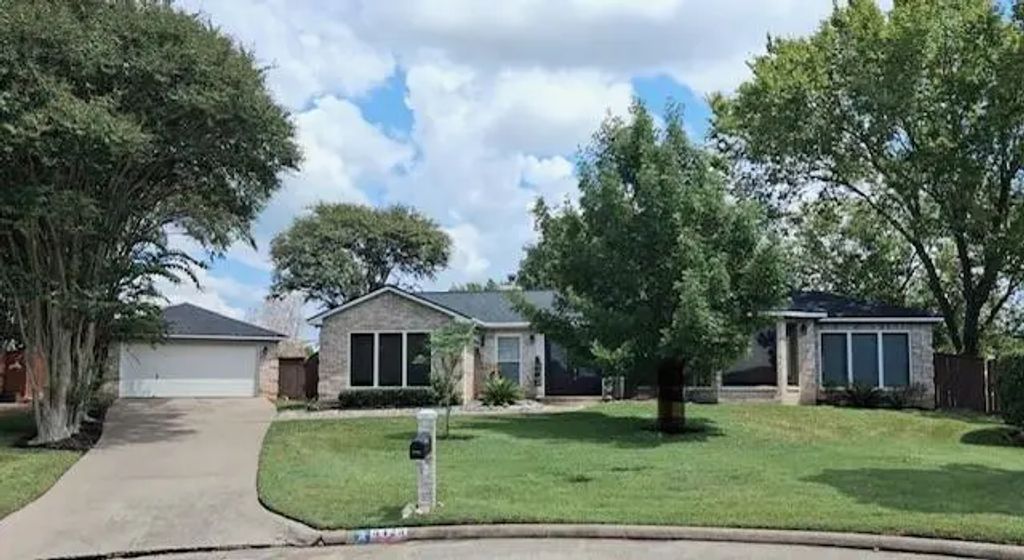 5425 Lazy Court, Willis