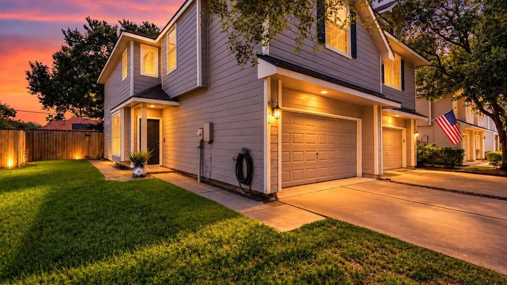 414 Folk Crest Lane, Dickinson