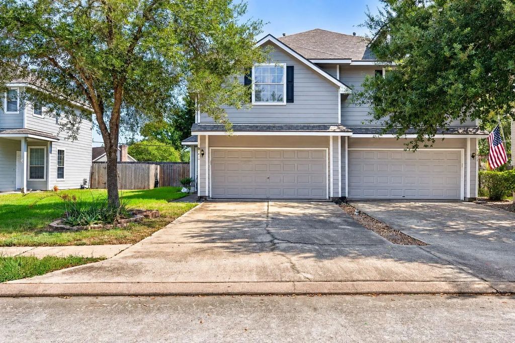 414 Folk Crest Lane, Dickinson