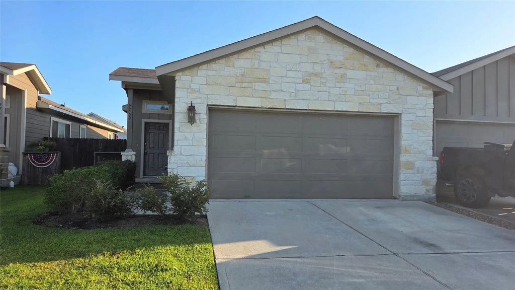 9760 Grosbeak Lane, Magnolia