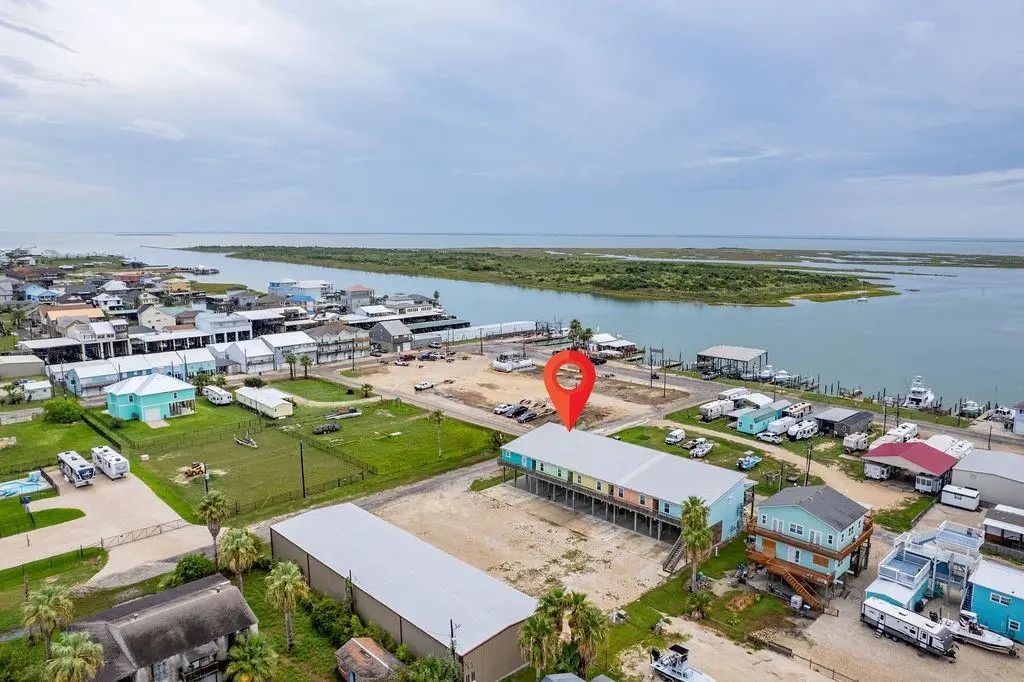 1402 W Commerce Street 2, Port O Connor