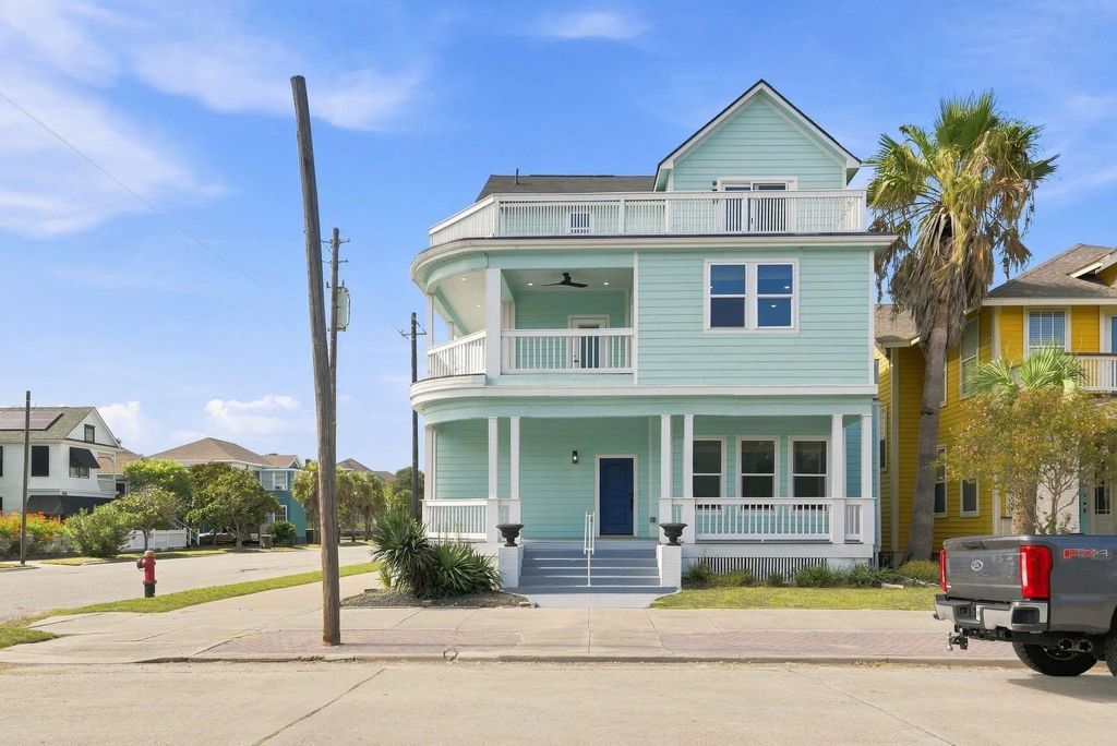 2326 Bernardo De Galvez, Galveston