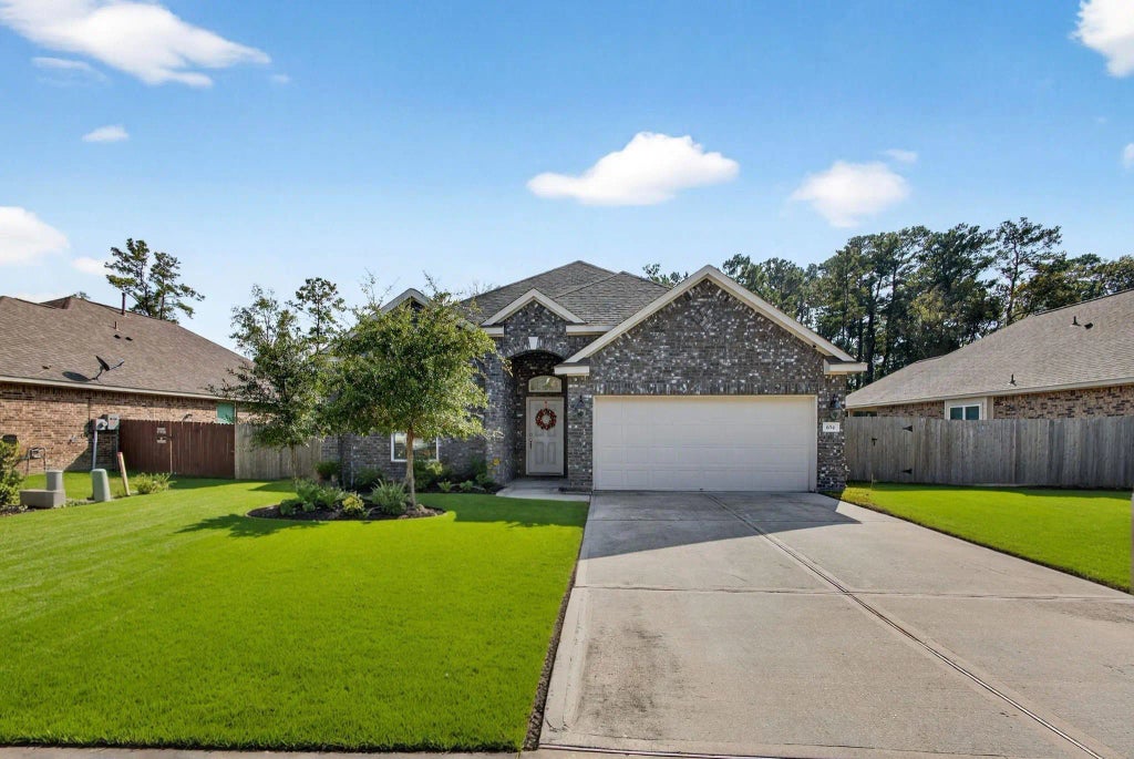 654 W Linnwood Drive, Woodbranch