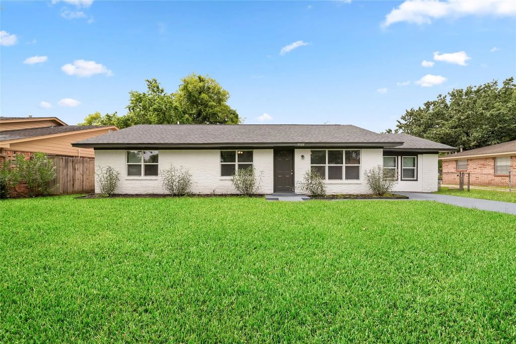 9723 Oldcrest Drive, Stafford