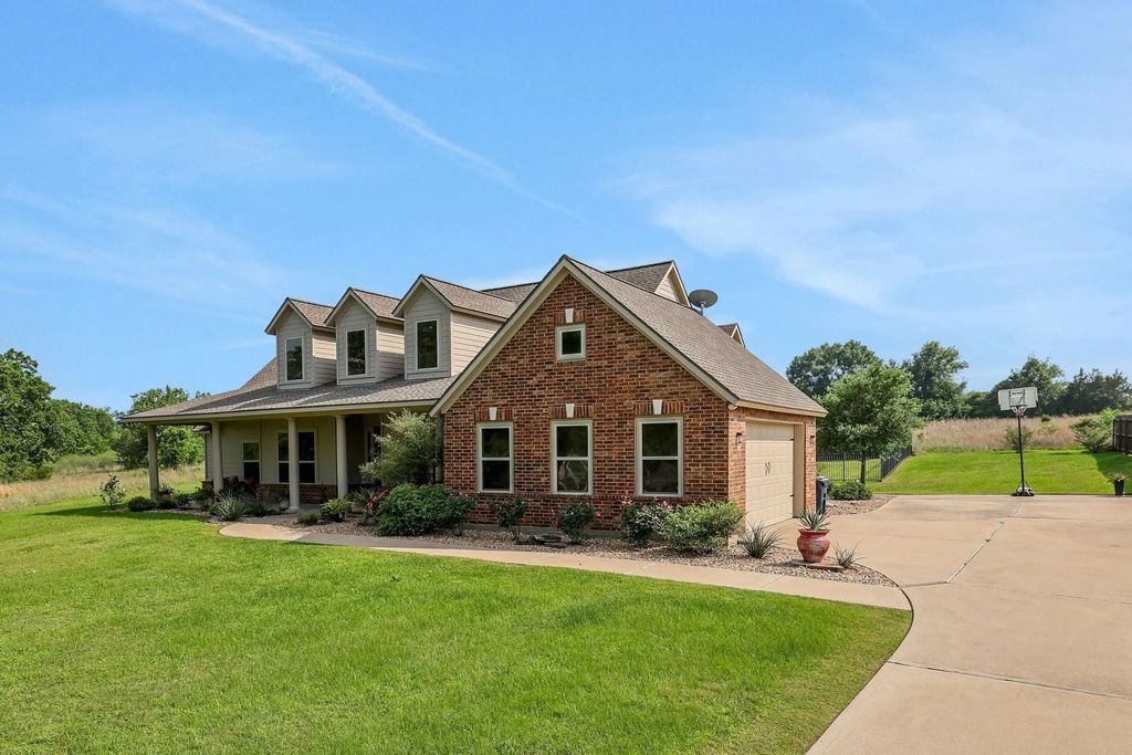 3145 Rolling Ridge Lane, Brenham