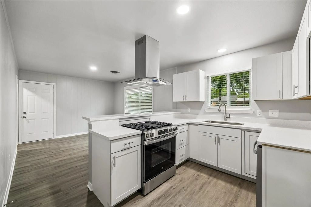 4114 Hill Oak Drive, Houston
