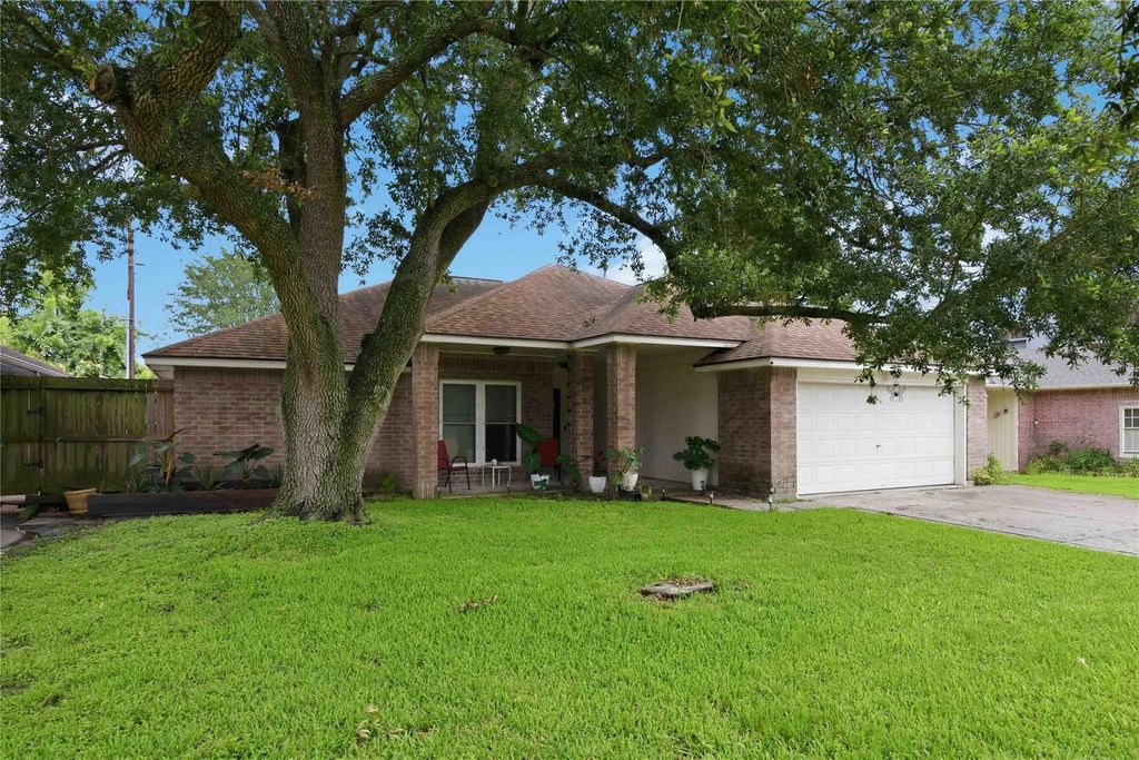 2118 Aberdeen Drive, League City