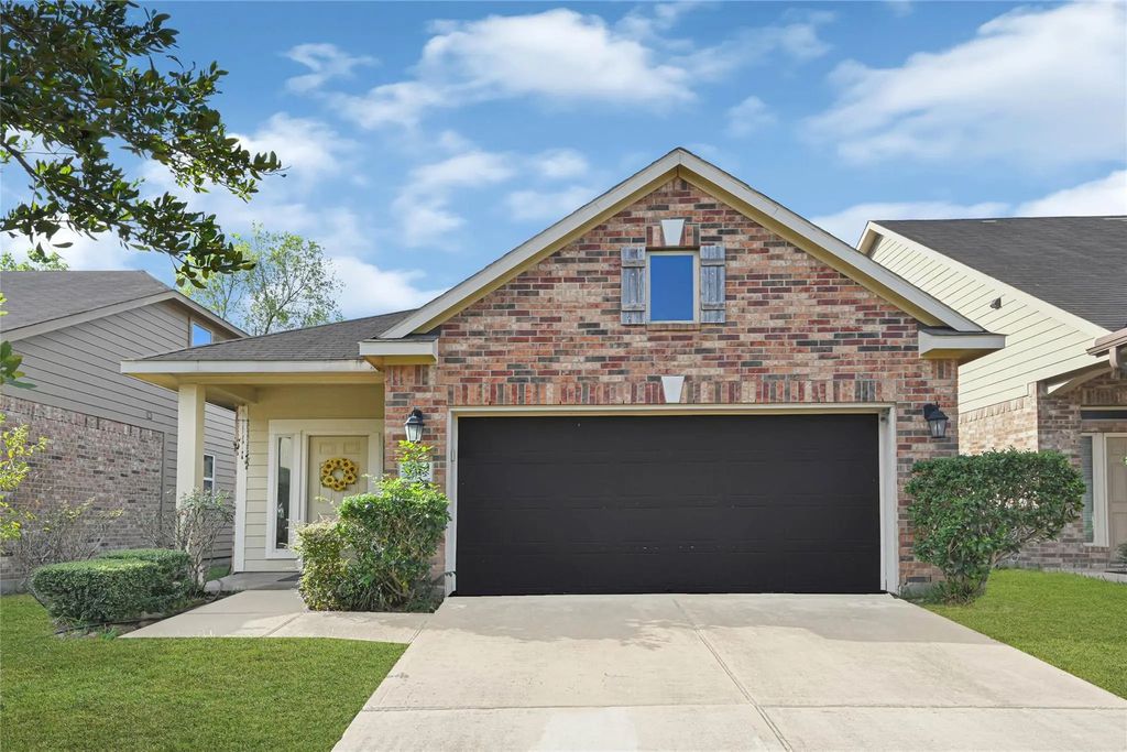 9414 Savannah Holly Drive, Houston