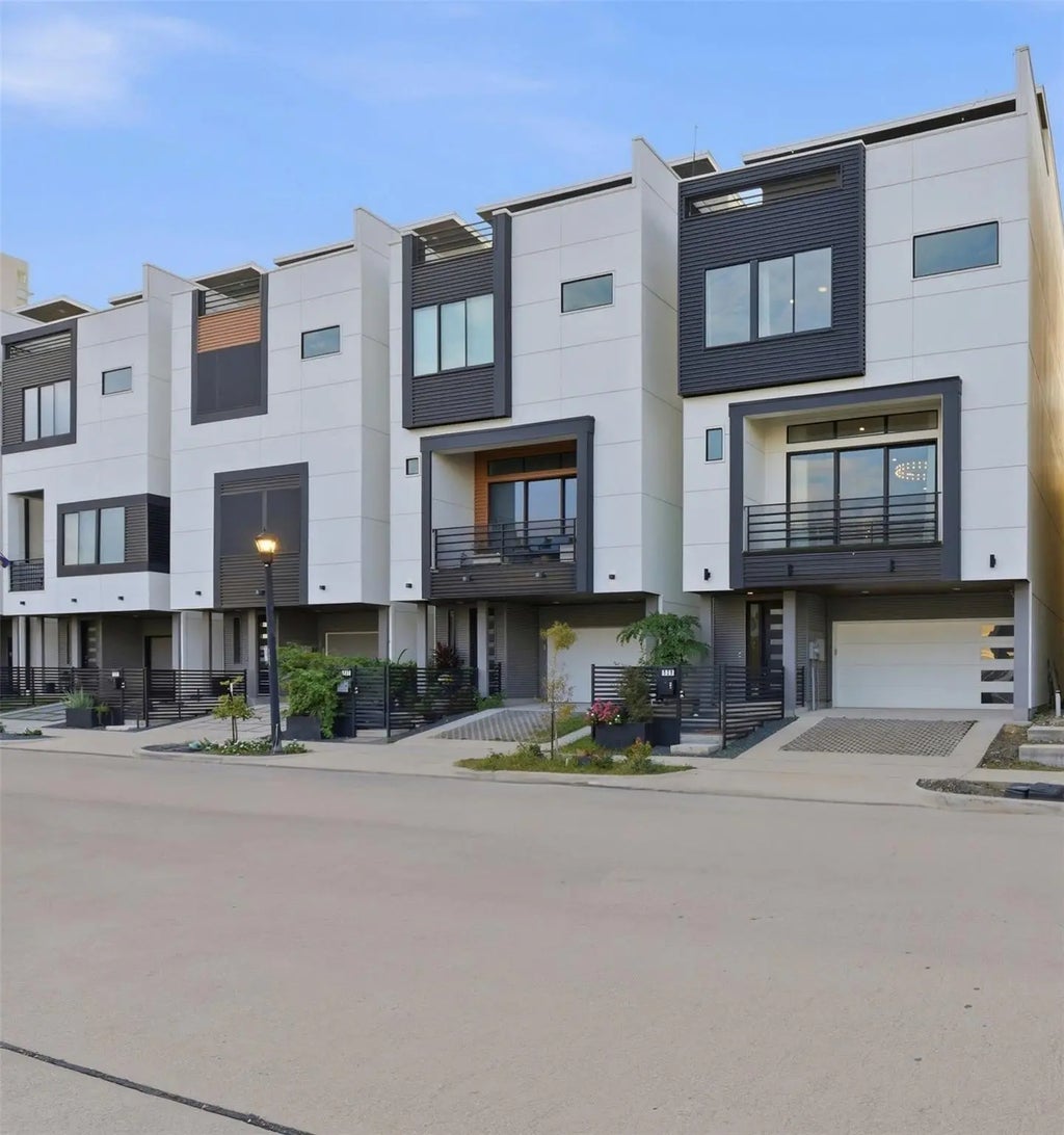 529 Memorial Heights Drive, Houston