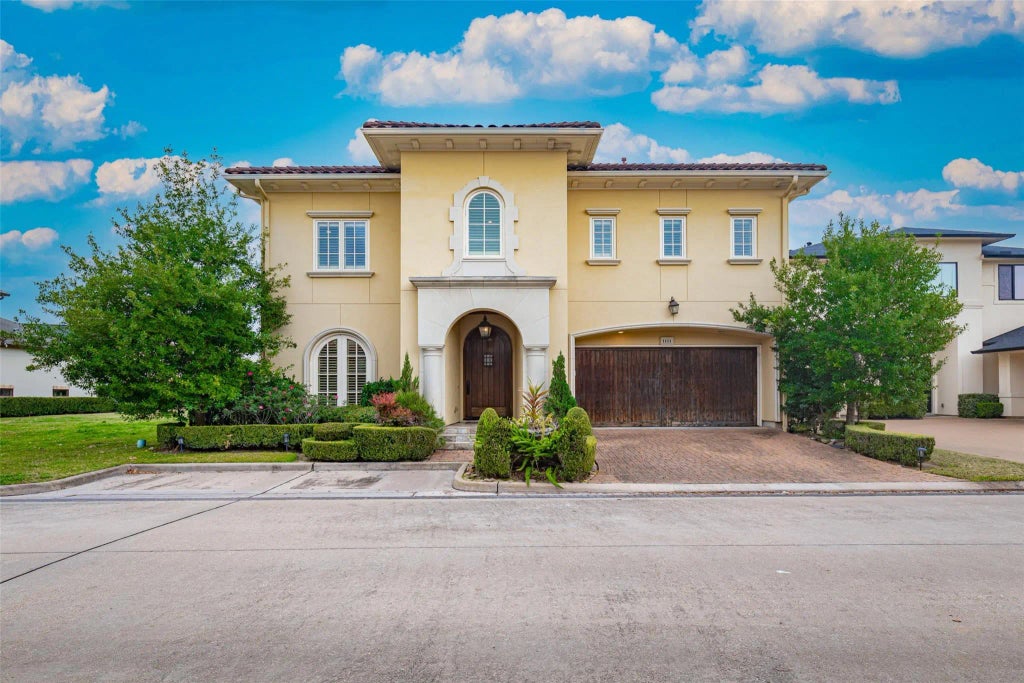 1111 Vista Creek Drive, Sugar Land