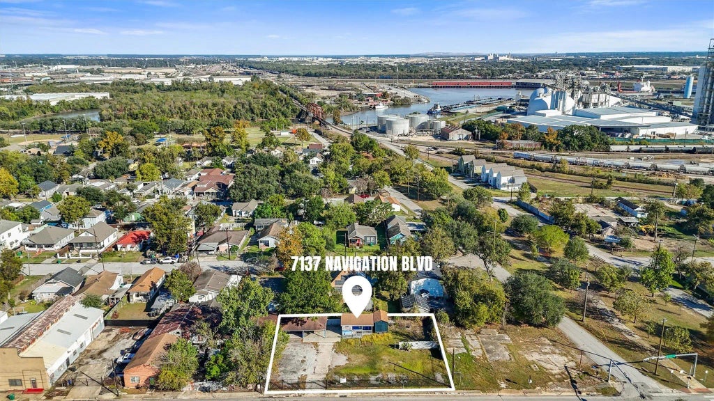7137 Navigation Boulevard, Houston