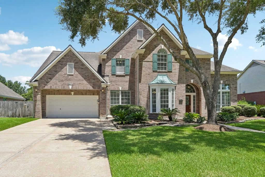 2905 Harvest Hill Drive, Friendswood