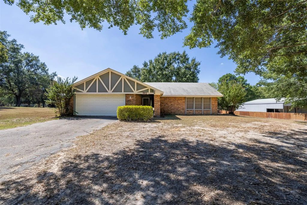 561 Mount Pleasant Road, Hallsville