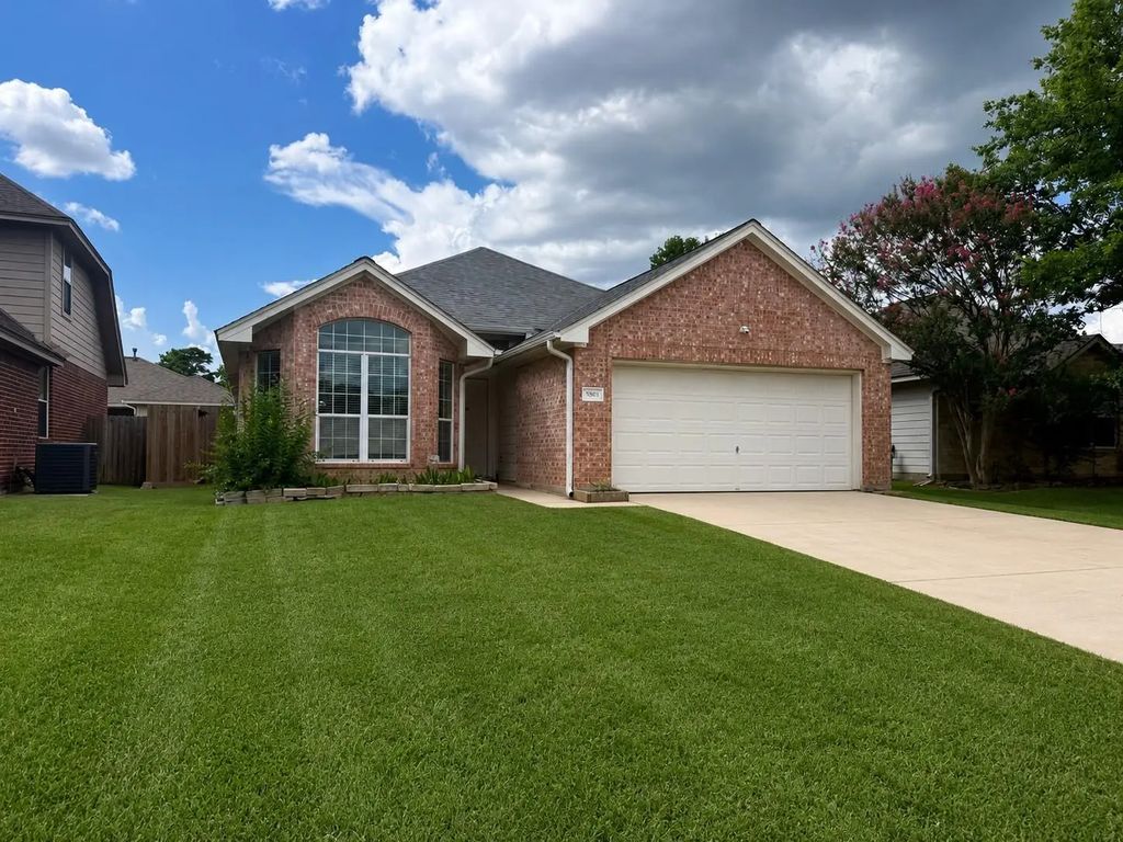 980 Oak Falls Drive, Conroe