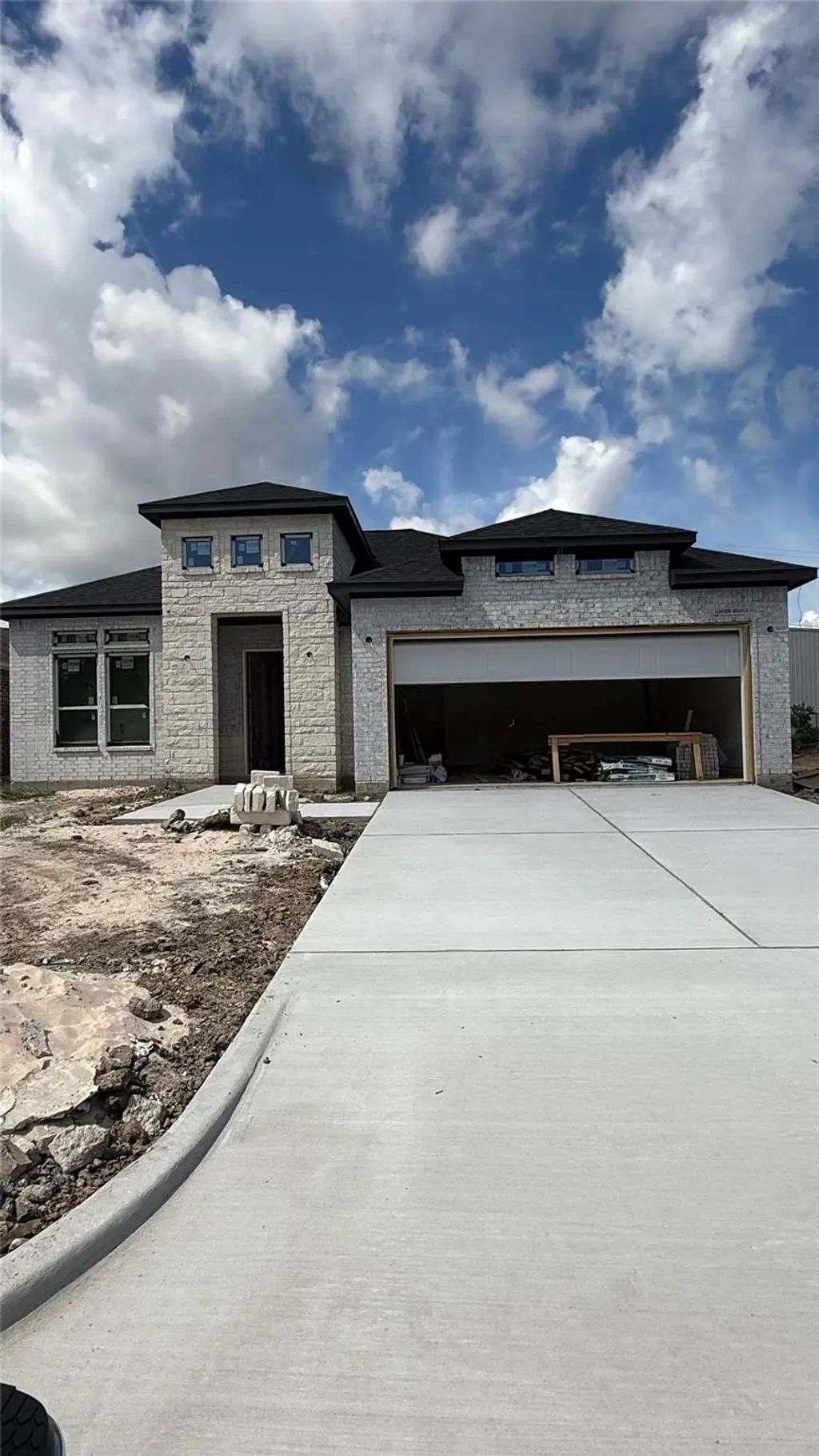 2115 Loc Loma, La Porte
