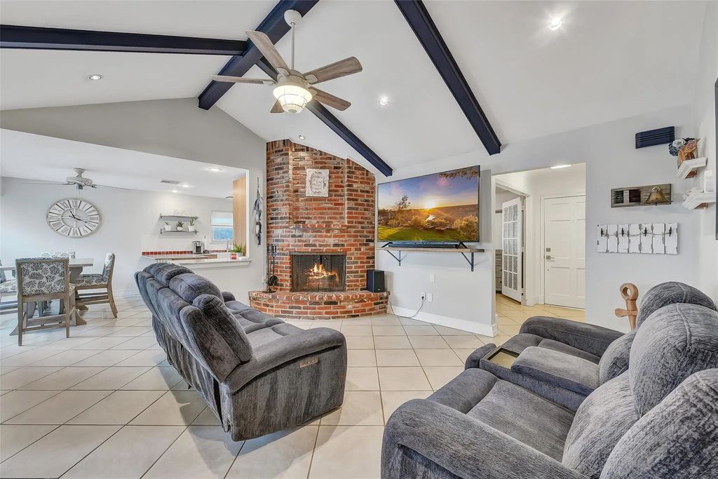 2211 Bayou Drive, League City