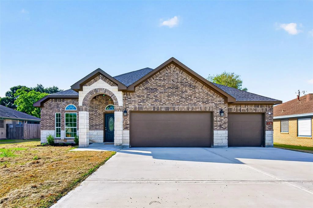 710 Hackberry Street, La Marque
