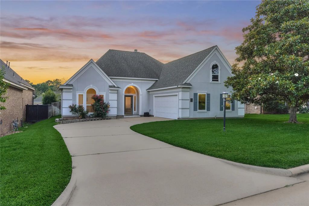 15 Newberry Court, Montgomery