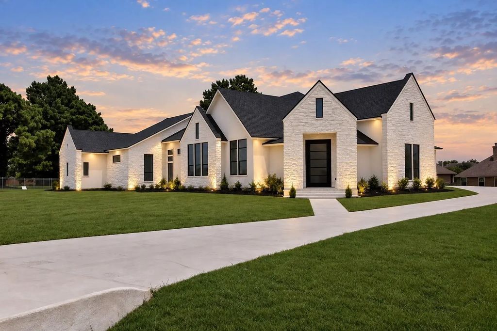 19006 Grandview Court, Montgomery