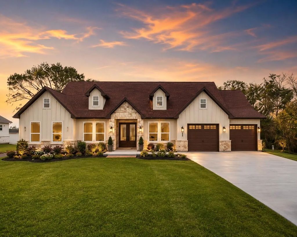 931 Buffalo Trail, Angleton