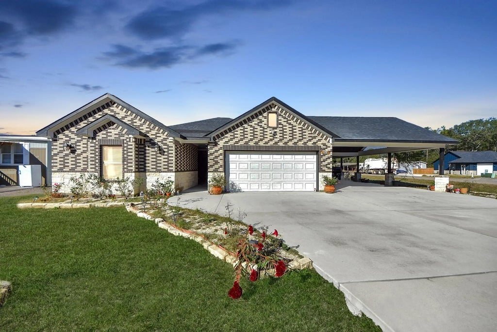 213 Newman Court, Conroe