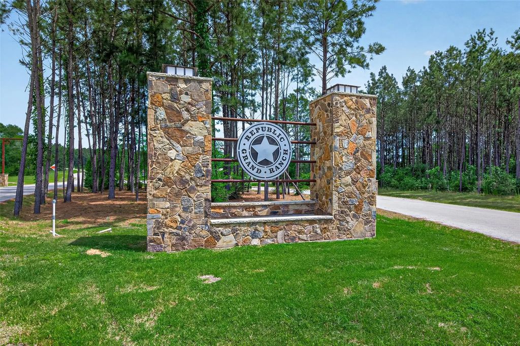 12050 High Branch Way, Willis