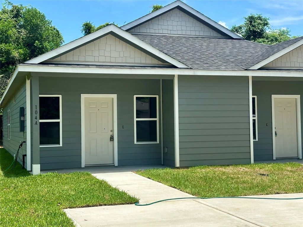 104 Turner Drive A, Willis
