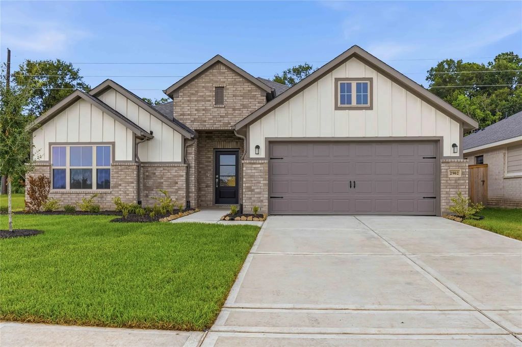 2902 River Juniper Lane, Crosby