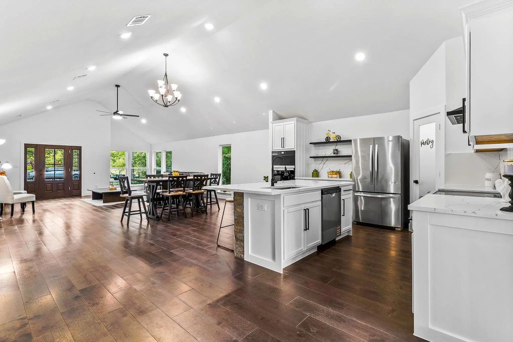 112 Glen Haven, Livingston