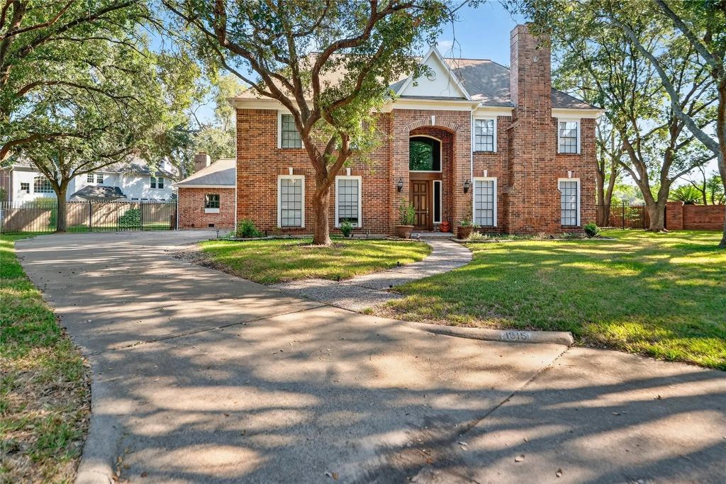 1615 Kelliwood Oaks Drive, Katy
