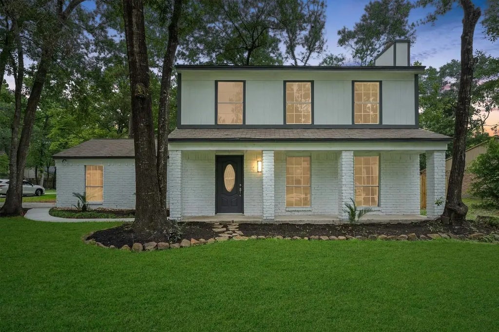 90 Crystal Lake Lane, The Woodlands