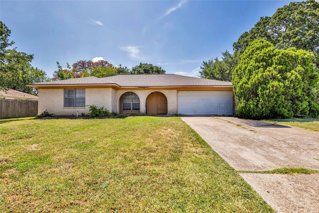 1613 Todd Trail, College Station